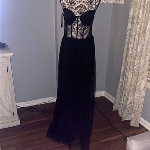 Windsor Elegant Black Lace Dress
